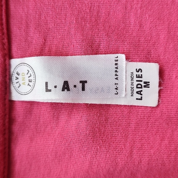 Piper Lou somewhere on a beach sippin somethin strong T-shirt size medium - Picture 3 of 4